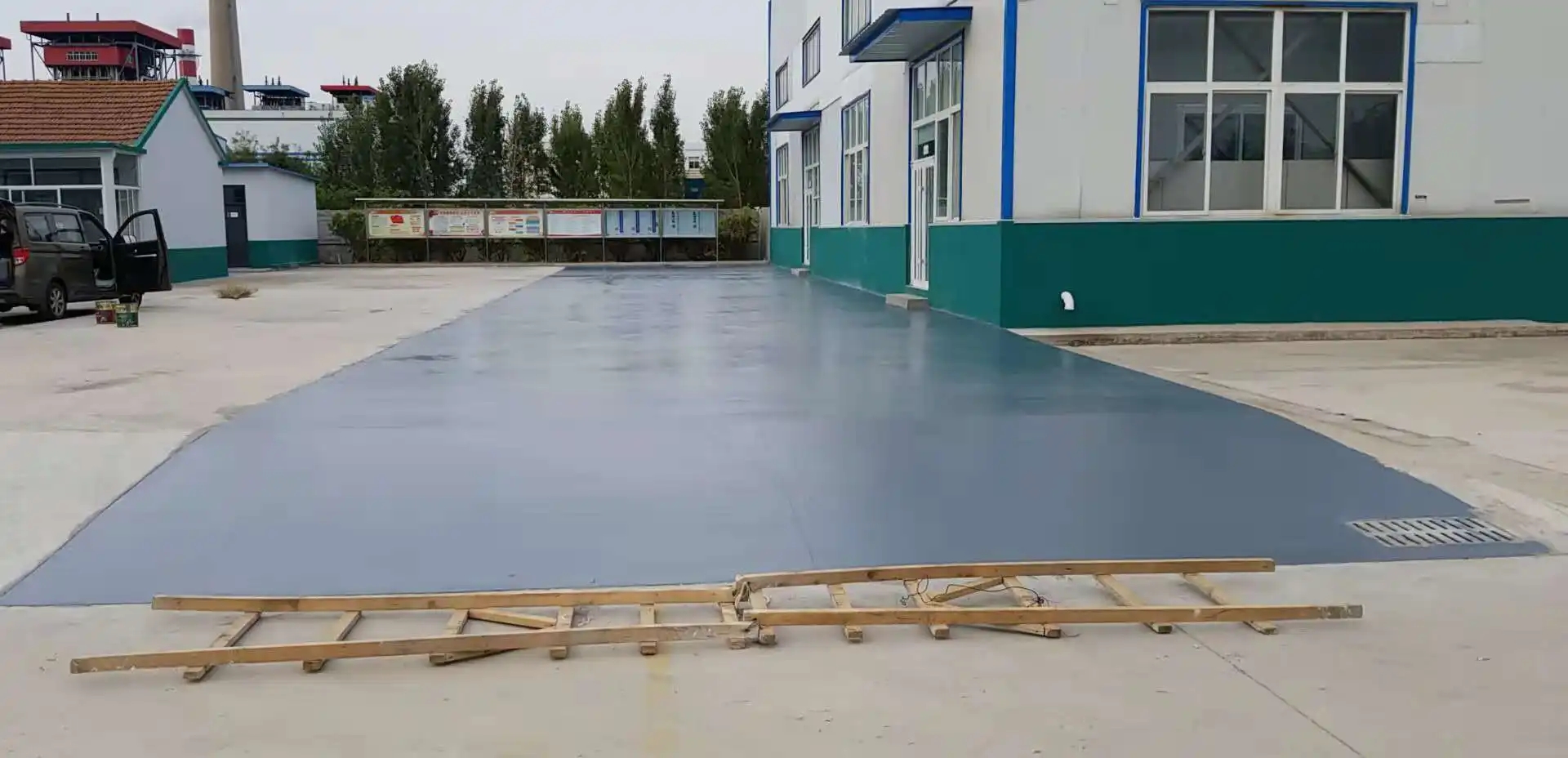 河东车间厂房地坪漆修补翻新